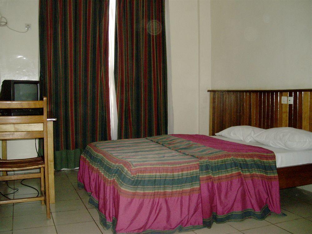 Relais Saint Jacques Ξενοδοχείο Yaoundé Εξωτερικό φωτογραφία